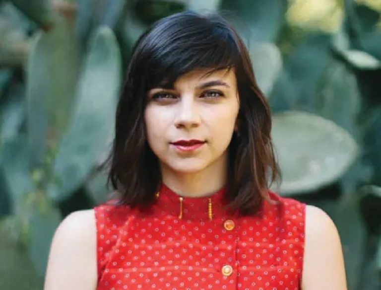 Read more about the article רוני קום שואל שאלות קשות את אלקס ריף מלובי המיליון