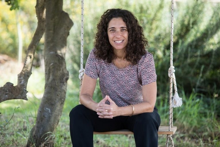 Read more about the article רוני קום שואל שאלות קשות את תמר וינר – איך הופכים ממנהלים למנהיגים של עצמינו ושל אחרים?